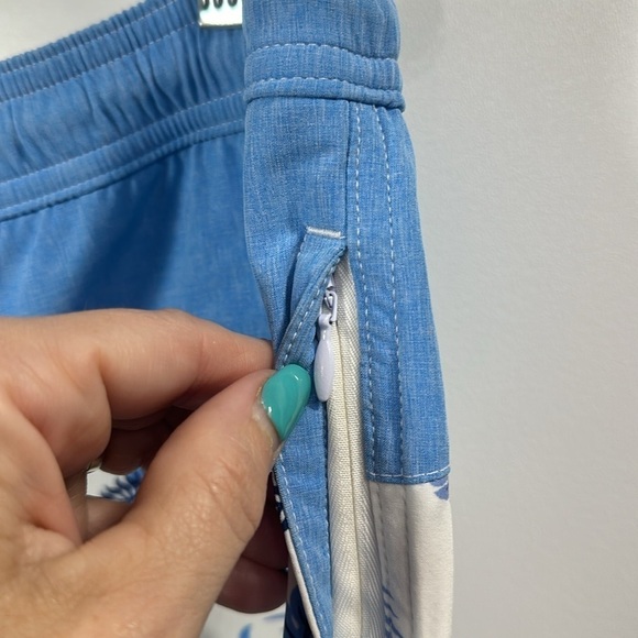 Mizzen + Main hydrashift swim shorts blue and white flamingo size medium - Picture 3 of 8